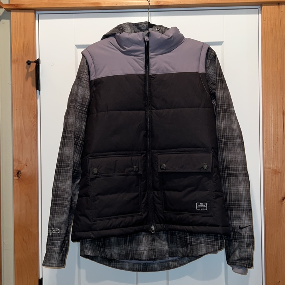 Women’s Nike snowboarding jacket